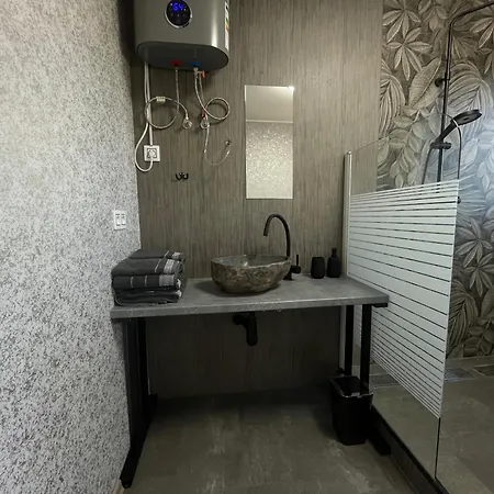 Monstera Iii - Industrial ゲストハウス 3*