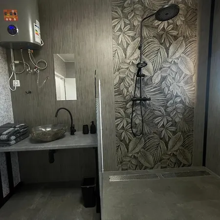 Monstera Iii - Industrial Maison d'hôtes 3*