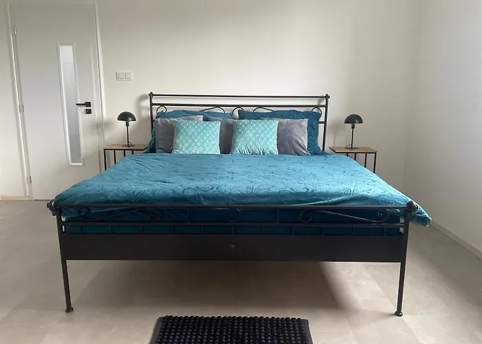 Monstera Iii - Industrial Kolín