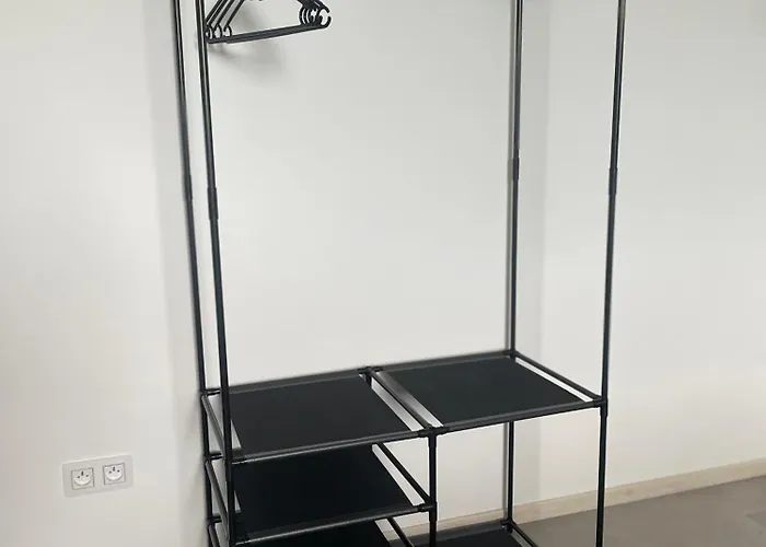 Monstera Iii - Industrial Pensjonat Kolín