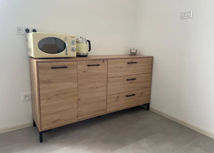 Monstera Iii - Industrial 3* Kolin